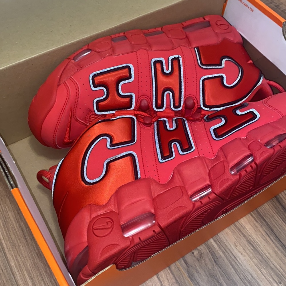 Nike Air More Chicago Bulls Red Uptempo Sneakers